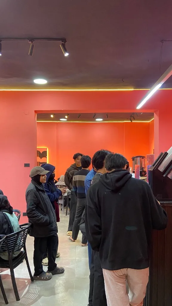 Late-night hangout at Bobaz